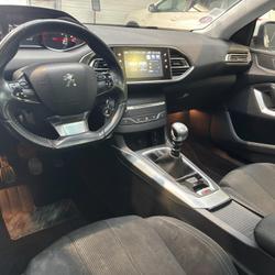 Peugeot 308 II Phase 1 GENERATION-II 1.2 E-THP 130 ALLURE - TOIT PANORAMIQUE - GPS COULEUR Auray
