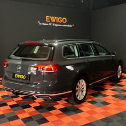 Volkswagen Passat BREAK GTE 218 CH HYBRID DSG6 / CAM&Eacute;RA DE RECUL / SI&Egrave;GES CHAUFFANTS / ATTELAGE / CARPLAY Quimper