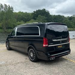 Mercedes Classe V 300D 239CH LONG VAN VIP 4MATIC BVA / CIEL ETOIL&Eacute; / DESIGNO / PACK CARBONE / CAMERA DE RECUL Quimper