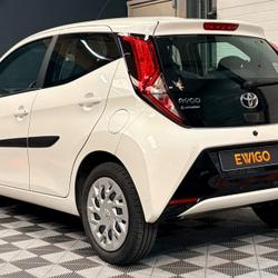 Toyota Aygo 1.0 VVTI 70 Ch X-PLAY + CAM&Eacute;RA DE RECUL + CARPLAY P&eacute;ronnas