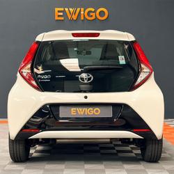 Toyota Aygo 1.0 VVTI 70 Ch X-PLAY + CAM&Eacute;RA DE RECUL + CARPLAY P&eacute;ronnas