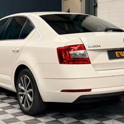Skoda Octavia 2.0 TDI 150 Ch CLEVER 4X2 DSG BVA + ATTELAGE P&eacute;ronnas