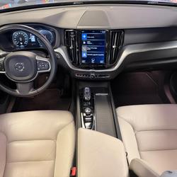 Volvo XC60 2.0 T8 320 HYBRID MOMENTUM BUSINESS AWD GEARTRONIC BVA // TOIT OUVRANT // ENTRETIEN VOLVO Nantes