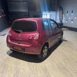 Renault Twingo 2 1.2 75 AUTHENTIQUE Saint-Maximin