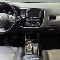 Mitsubishi Outlander 2.0 203H 120 PHEV HYBRID INSTYLE 4WD BVA La M&eacute;zi&egrave;re