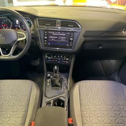 Volkswagen Tiguan 1.5 TSI 150 LIFE BUSINESS DSG BVA // CAM&Eacute;RA DE RECUL // APPLE CARPLAY // PREMI&Egrave;RE MAIN Nantes