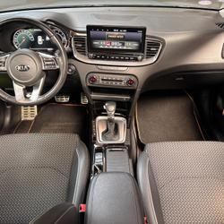 Kia XCee'd 1.4 T-GDI 140 LAUNCH EDITION DCT BVA - ATTELAGE - ENTRETIEN COMPLET KIA Sarzeau