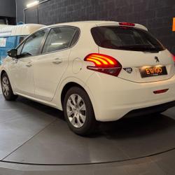Peugeot 208 GENERATION-I 1.2 PURETECH 70 LIKE - COURROIE OK & ENTRET. PEUGEOT Pornichet