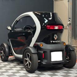 Renault Twizy ZE 5 6.1KWH 45KMH ACHAT-INTEGRAL INTENS BVA P&eacute;ronnas