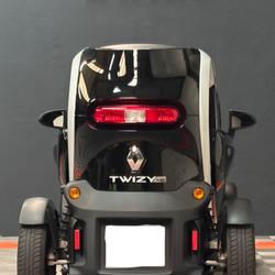 Renault Twizy ZE 5 6.1KWH 45KMH ACHAT-INTEGRAL INTENS BVA P&eacute;ronnas
