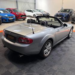 Mazda MX5 ROADSTER 1.8 MZR 126ch ELEGANCE CUIR - TOIT RIGIDE / ENTRETIEN &Agrave; JOUR Lorient