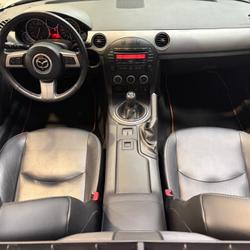 Mazda MX5 ROADSTER 1.8 MZR 126ch ELEGANCE CUIR - TOIT RIGIDE / ENTRETIEN &Agrave; JOUR Lorient