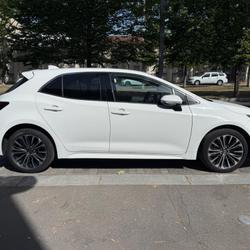 Toyota Corolla 1.8 140ch HYBRID DESIGN BVA occasion - Bordeaux - photo 2/41