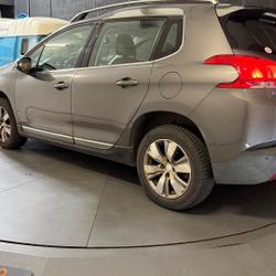 Peugeot 2008 GENERATION-I 1.2 PURETECH 110 ALLURE EAT6 - DISTRI. OK - ENTRETIEN PEUGEOT - START-STOP - 2nde MAIN Pornichet
