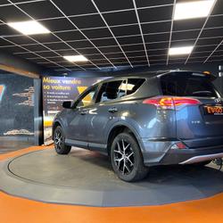 Toyota RAV4 2.0 D-4D 145 DESIGN 4X2 // CAM&Eacute;RA DE RECUL // SI&Egrave;GES &Eacute;LECTRIQUES // ATTELAGE Nantes