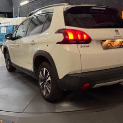 Peugeot 2008 GENERATION-I 1.2 PURETECH 110ch ALLURE START-STOP - CARPLAY - COURROIE OK - Entretien Constructeur Pornichet