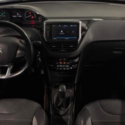 Peugeot 2008 GENERATION-I 1.2 PURETECH 110ch ALLURE START-STOP - CARPLAY - COURROIE OK - Entretien Constructeur Pornichet