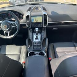 Porsche Cayenne 3.0 TDI 262 BVA / 1&egrave;re main / toit panoramique / Jantes RS Spyder Design Ampuis