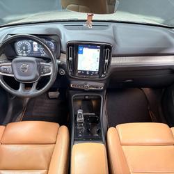Volvo XC40 2.0 D3 150 INSCRIPTION LUXE 2WD GEARTRONIC BVA - CAMERA DE RECUL - CARPLAY - ATTELAGE Sarzeau