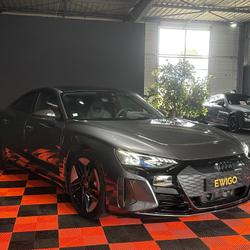 Audi e-tron S EXTENDED  598 CH / PACK RS / FREINS CARBID ROUGE / JANTES 21 POUCES / SIEGES CHAUFFANTS & VENTILES Quimper