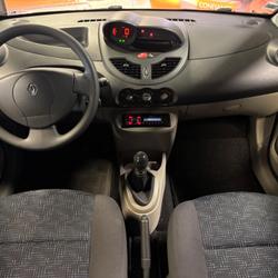 Renault Twingo 2 1.2 75 AUTHENTIQUE/DISTRIBUTION NEUVE & ENTRETIEN OK/ FAIBLE KM/ 3&egrave;me MAIN Nantes