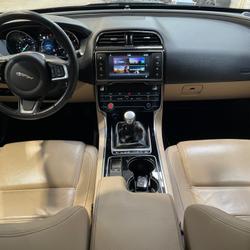 Jaguar XE 2.0 D 180ch PRESTIGE / CAMERA DE RECUL / ATTELAGE Lorient