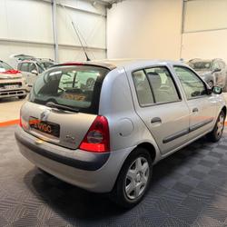 Renault Clio 2 1.2 75ch DYNAMIQUE / DISTRI OK occasion - Lorient - photo 2/35