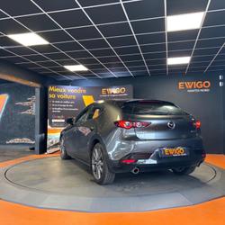 Mazda Mazda3 2.0 SKYACTlV-G 120 HYBRID MHEV STYLE BVA // APPLE CARPLAY // SIEGES CHAUFFANTS // CAMERA 360&deg; occasion - Nantes - photo 2/50