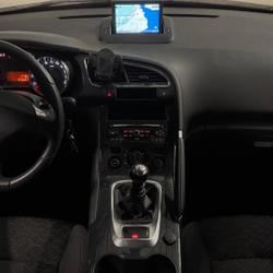 Peugeot 3008 1.2 PURETECH 130ch STYLE - 1&Egrave;RE MAIN - ENTRETIEN CONSTRUCTEUR - CAM&Eacute;RA DE RECUL occasion - Pornichet - photo 3/50