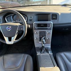Volvo V60 2.0 D2 120ch X&Eacute;NIUM GEARTRONIC BVA 6 / ENTRETIEN CONSTRUCTEUR / KIT DISTRIBUTION OK occasion - Urrugne - photo 3/50