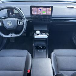 MG MG4 EV 204ch - 64kWh Luxury / 1&egrave;re main / Suivi occasion - Urrugne - photo 3/50
