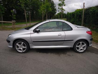 Peugeot 206 - 2.0i 16V - 5 990 €
