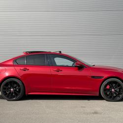 Jaguar XE 2.0 D 180 CH AWD R-DYNAMIC BVA / SUIVI JAGUAR Pornichet