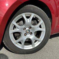 Alfa Romeo Mito 1.4 TB MultiAir 135 Alfa TCT S/S Distnct (VPC)  3 portes  (janv. 2011) (co2 126) Servon