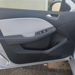 Renault Clio 5 V 1.3 TCe 130 EDC7 Initiale Paris Jardin