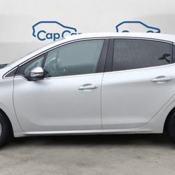Peugeot 208 1.2 PureTech 110 Allure - Entretien constructeur Nantes