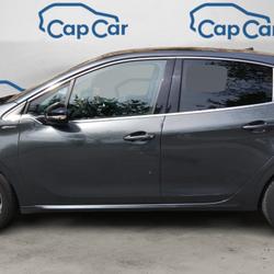 Peugeot 208 1.2 PureTech 110 GT Line - Premi&egrave;re main Caluire-et-Cuire