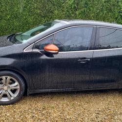 Peugeot 208 1 1.6 VTI 120 Roland Garos Montacher-Villegardin
