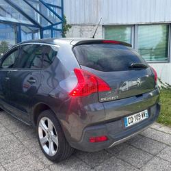 Peugeot 3008 1.6 e-HDi 115ch FAP BMP6 BLUE LION Feline Saint-Herblain