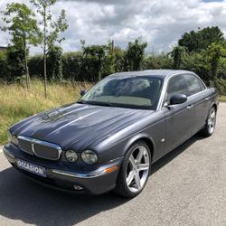 Jaguar XJ V6 2.7 D - 207 Bi-Turbo Executive A Saint-Philbert-de-Grand-Lieu
