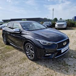 Infiniti Q30 1.6t 7DCT Luxe R&eacute;den&eacute;